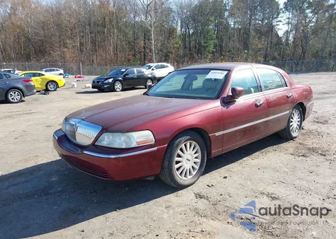 2003 Lincoln Town Car Signature from USA, damaged, VIN 1LNHM82W03Y604379
